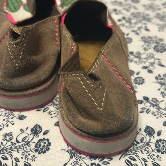 Ariat Cruisers Rugged West Cactus Print EUC - Picture 3 of 4